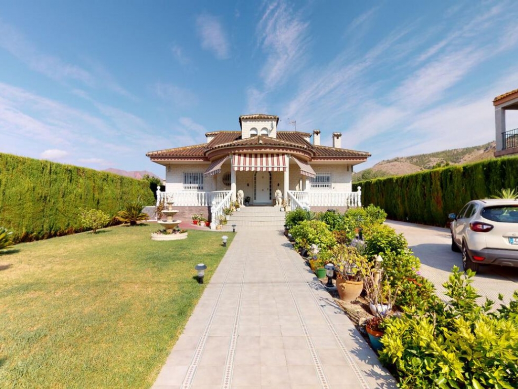 3 Bedroom 3 Bathroom Villa in Orihuela 