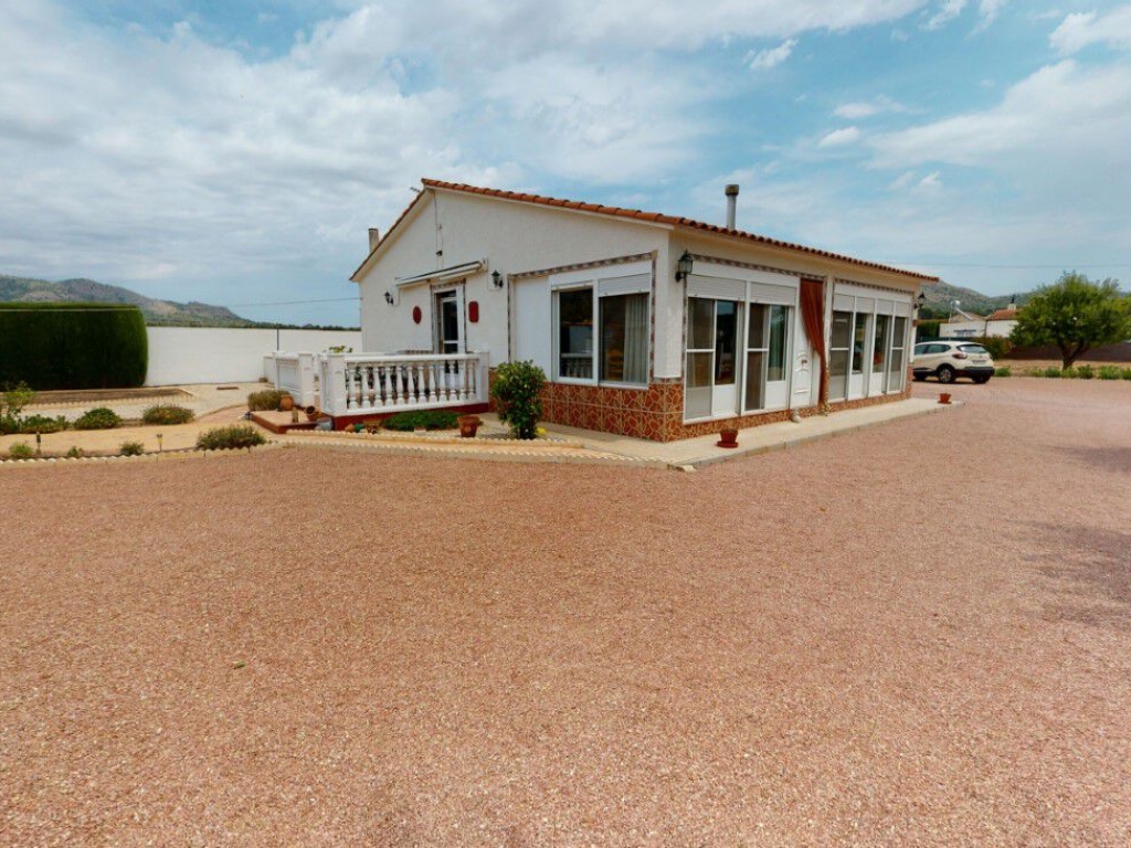 3 Bedroom 2 Bathroom Villa in Salinas