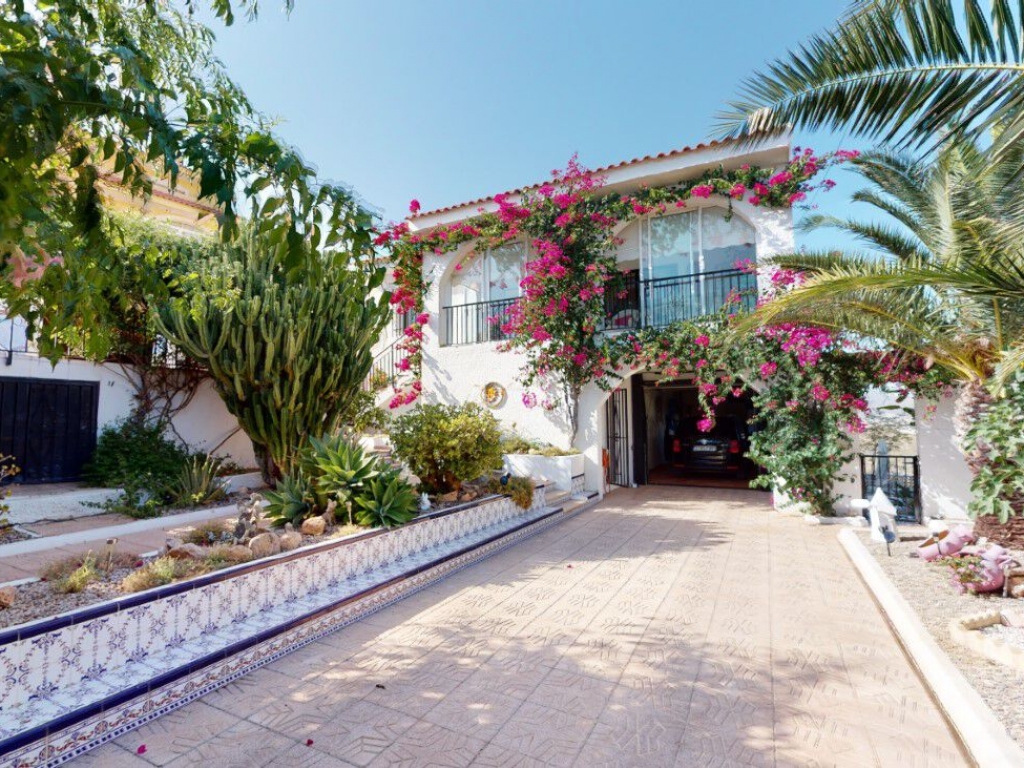 3 Bedroom 2 Bathroom Villa in Bolnuevo