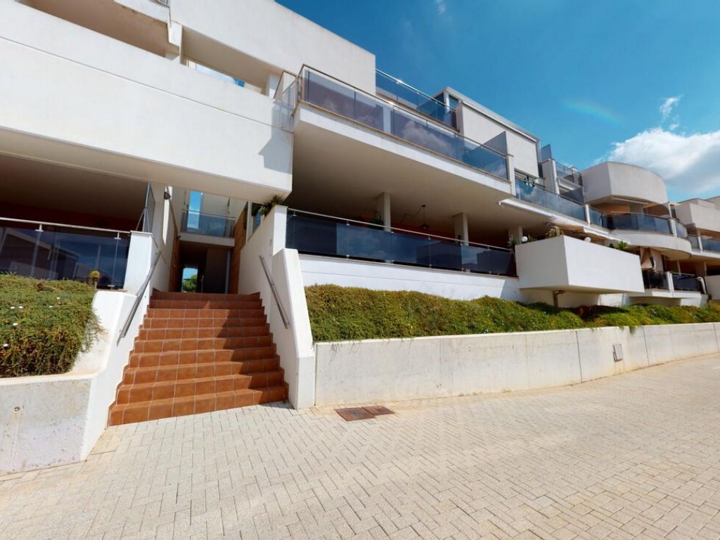 4 Bedroom 3 Bathroom Apartment in Murcia