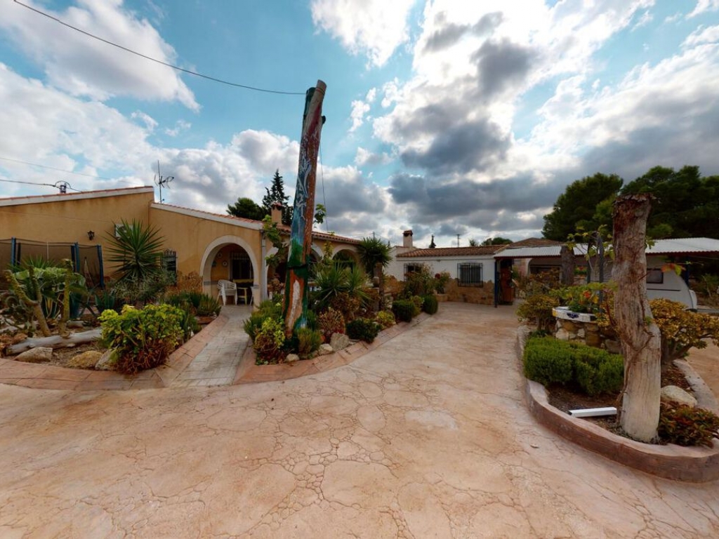 4 Bedroom 1 Bathroom Villa in Molina De Segura 