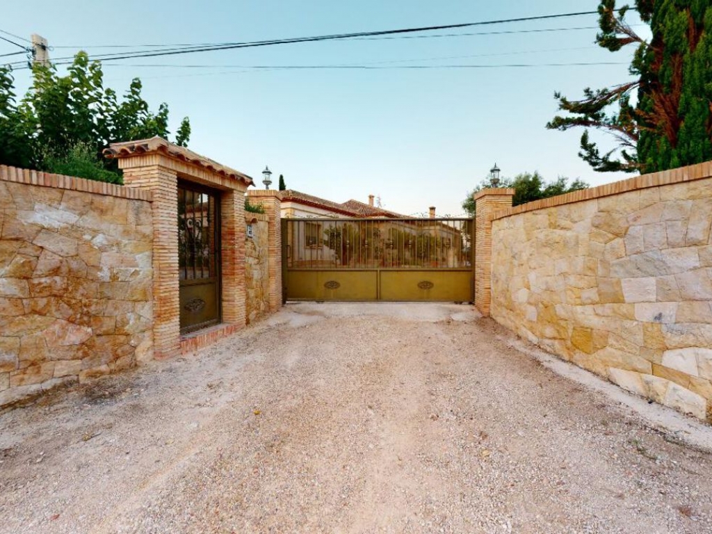 4 Bedroom 4 Bathroom Villa in Castalla