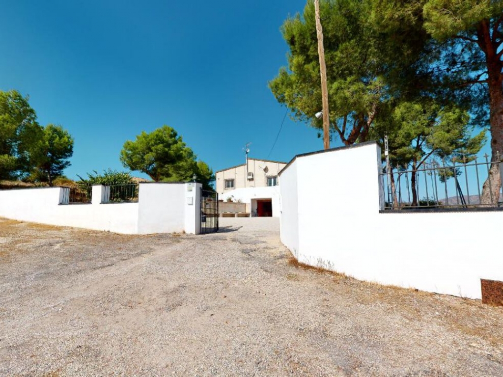 5 Bedroom 2 Bathroom Villa in Monovar