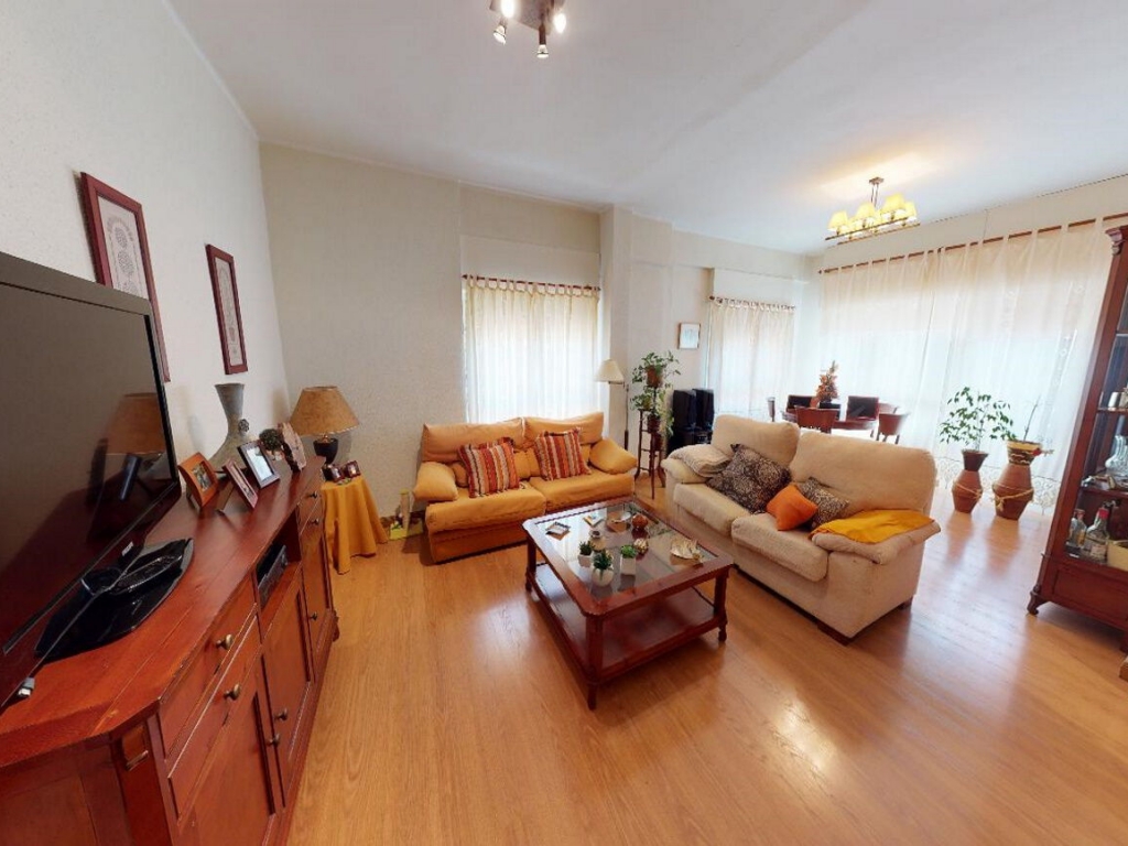4 Bedroom 2 Bathroom Apartment in Ejea de los Caballeros