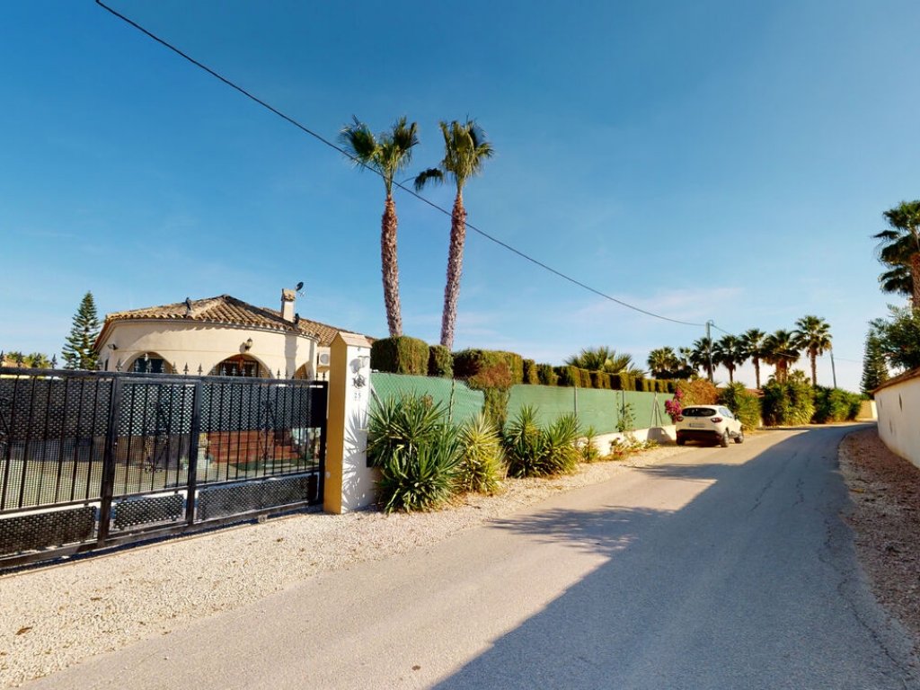 3 Bedroom 2 Bathroom Villa in Catral