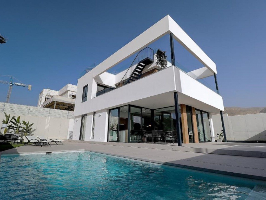3 Bedroom 3 Bathroom Villa in Finestrat