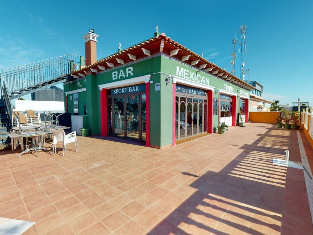 2 Bathroom Commercial in  Campoamor 