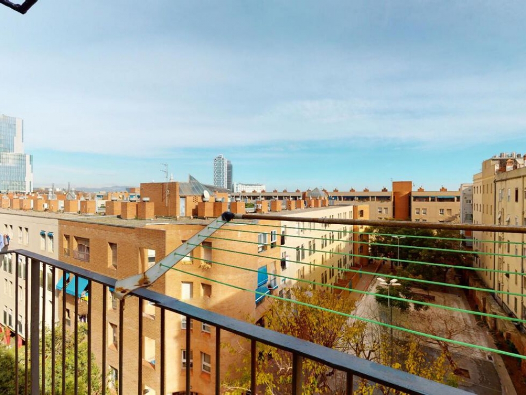 2 Bedroom 1 Bathroom Apartment in Barceloneta