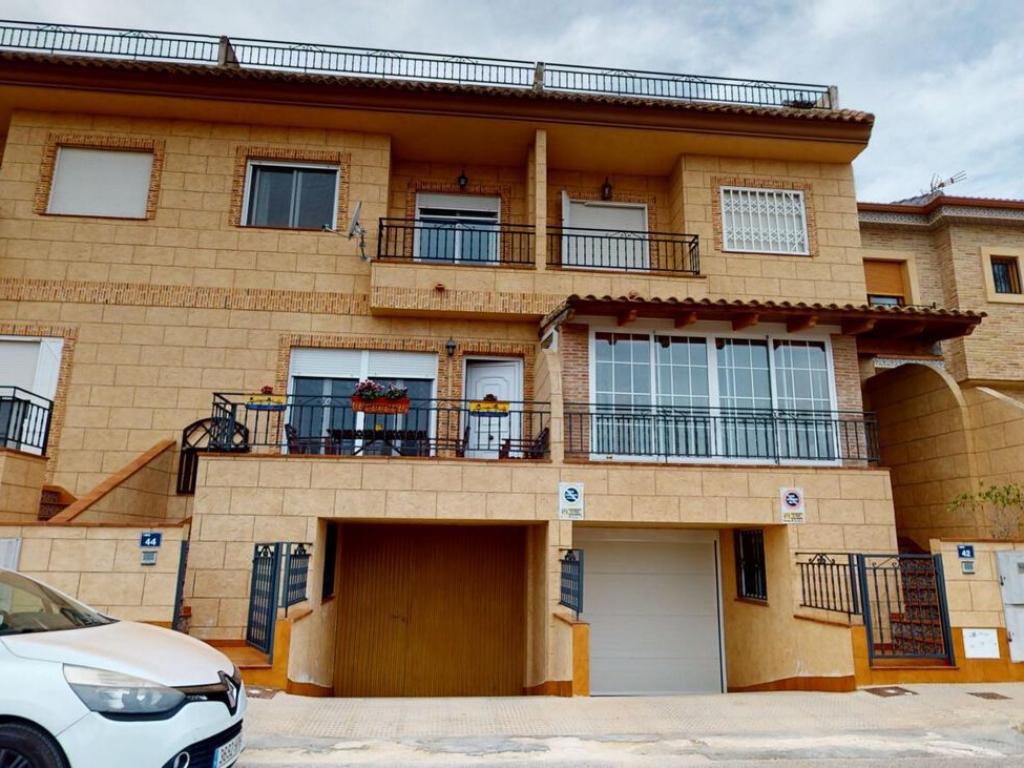 3 Bedroom 2 Bathroom Townhouse in Catral