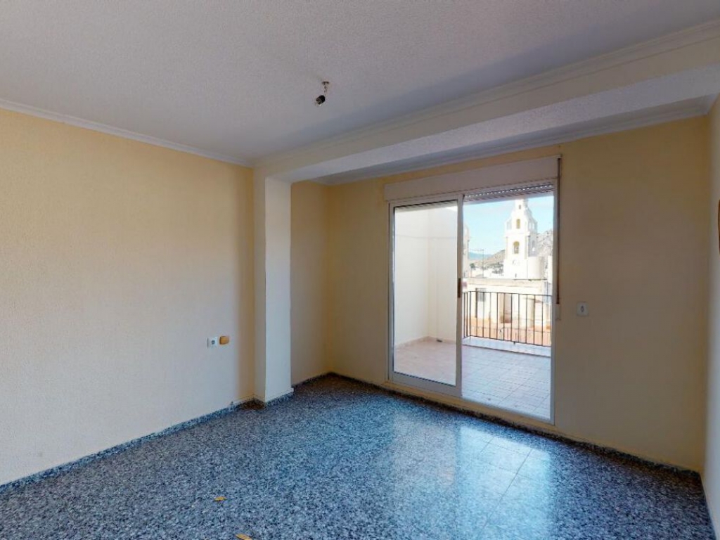 3 Bedroom 2 Bathroom Apartment in Elda