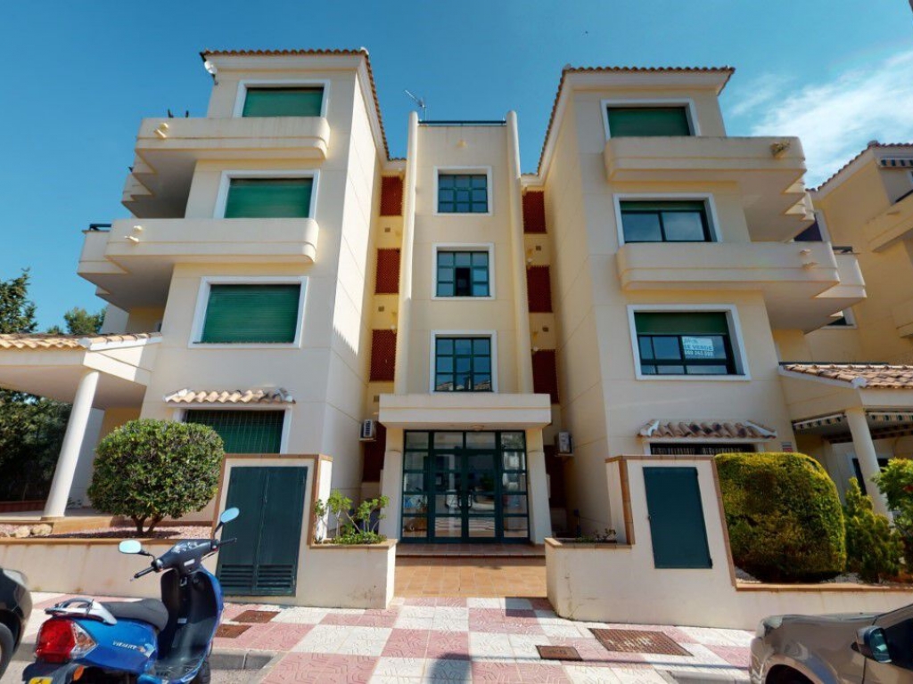 2 Bedroom 2 Bathroom Apartment in Campoamor