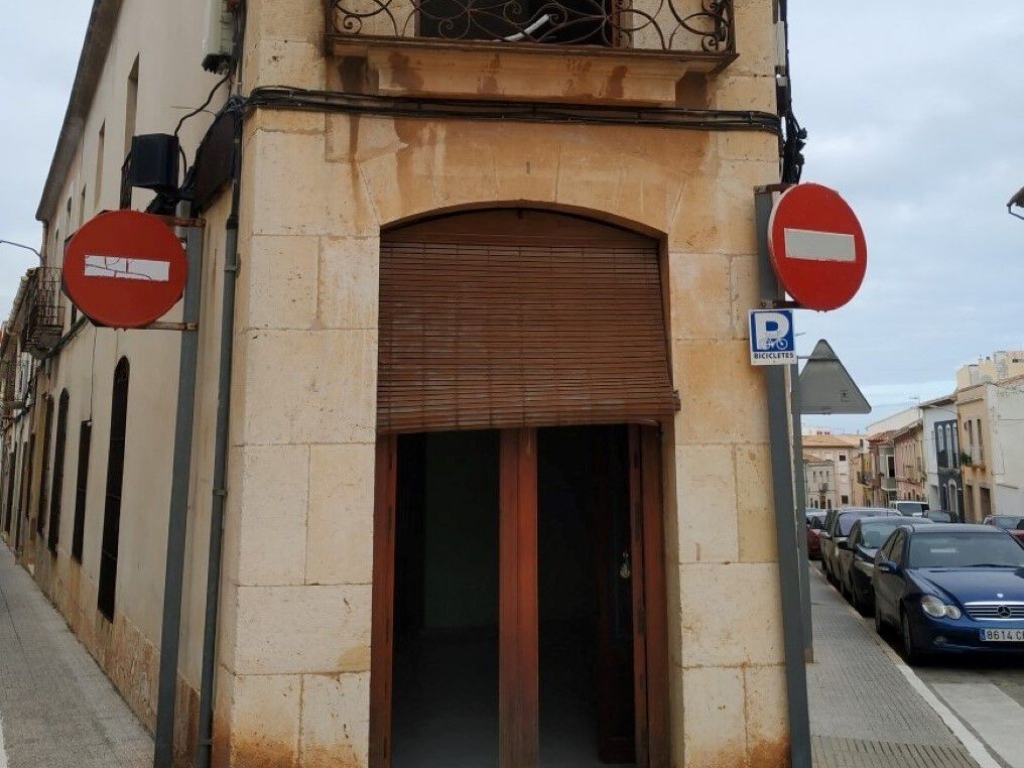 5 Bedroom 1 Bathroom Townhouse in Pedreguer 