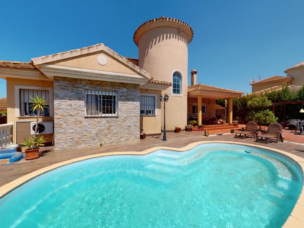 3 Bedroom 2 Bathroom Villa in La Alcayna