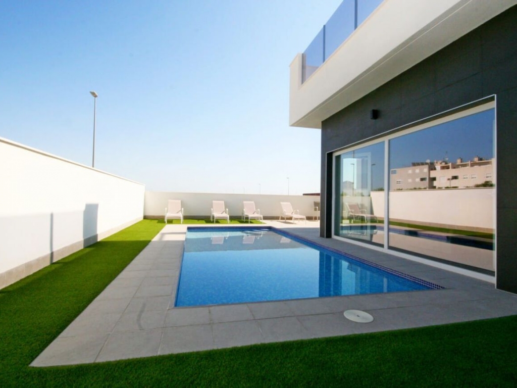 3 Bedroom 2 Bathroom Villa in Daya Nueva 