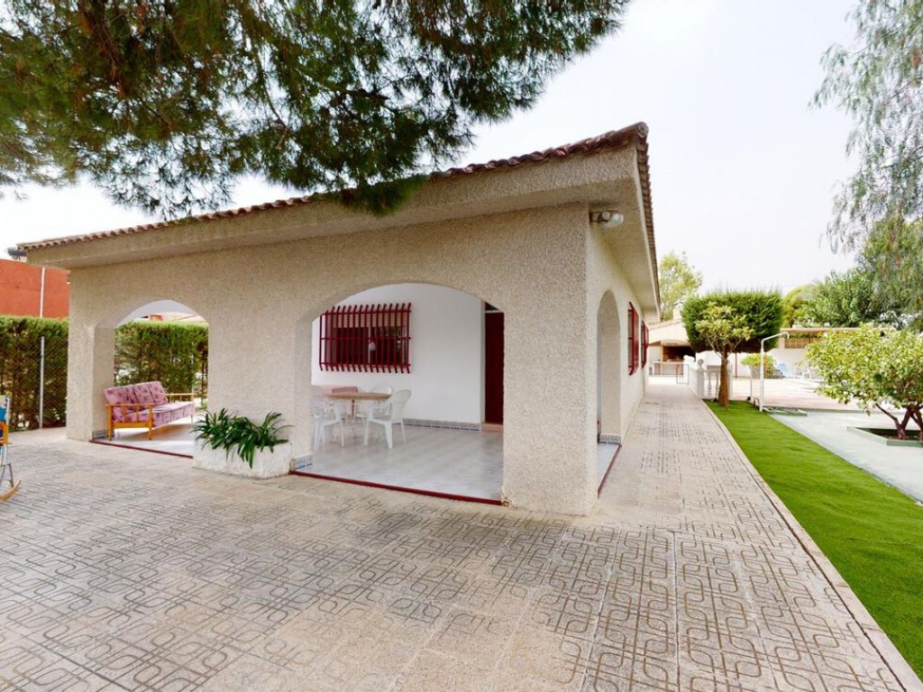 3 Bedroom 2 Bathroom Villa in Molina De Segura 