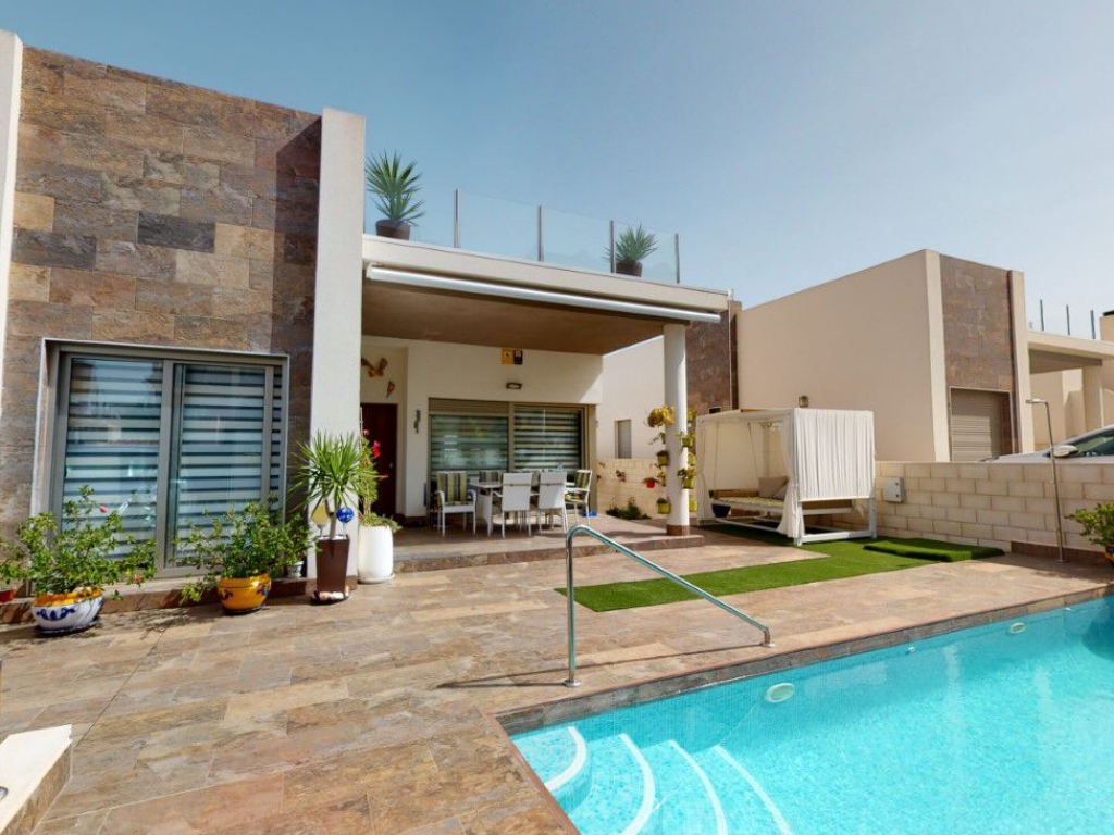 4 Bedroom 4 Bathroom Villa in Villamartin
