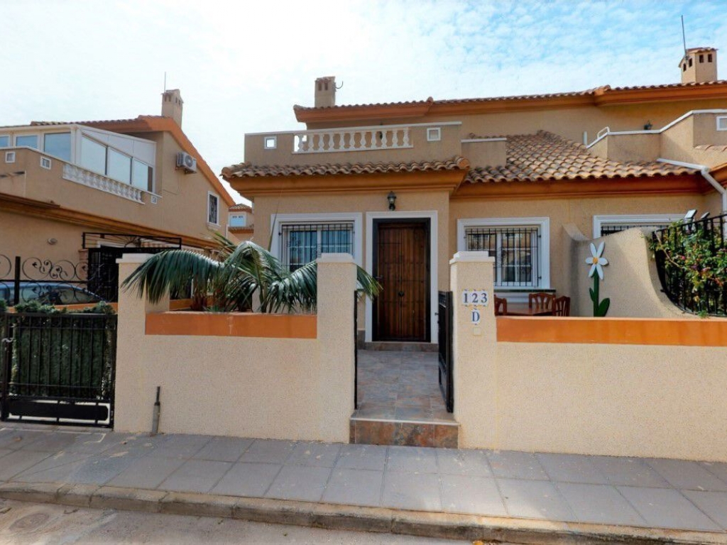 2 Bedroom 2 Bathroom Townhouse in Torre de la Horadada 