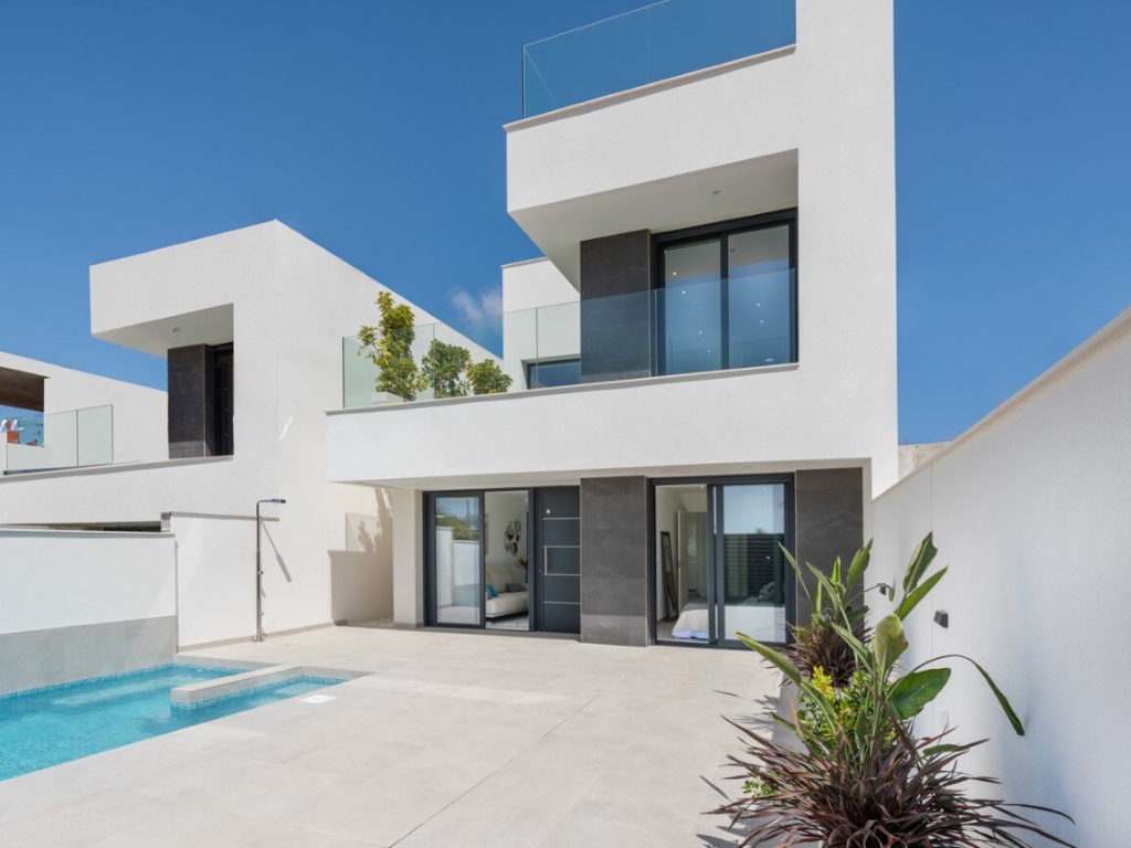 3 Bedroom 2 Bathroom Villa in Benijófar