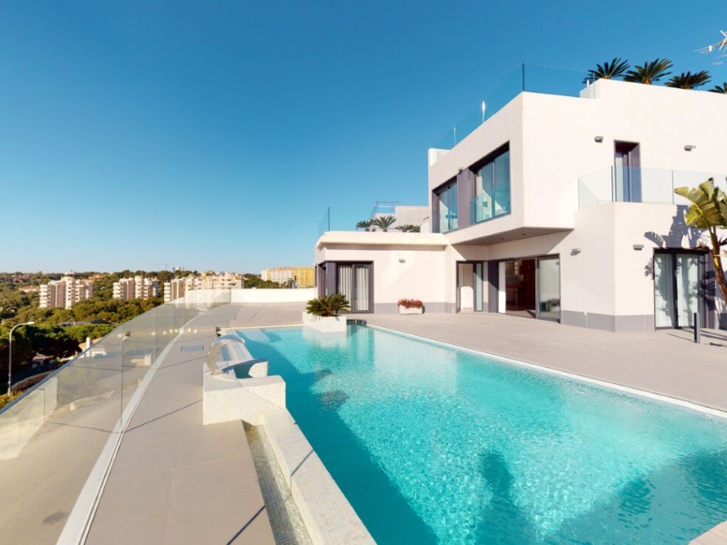 3 Bedroom 3 Bathroom Villa in Dehesa de Campoamor