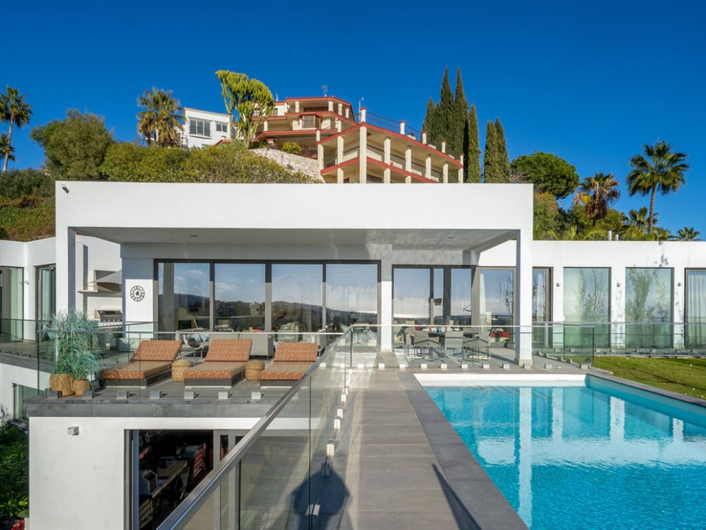 7 Bedroom 10 Bathroom Villa in Benahavís