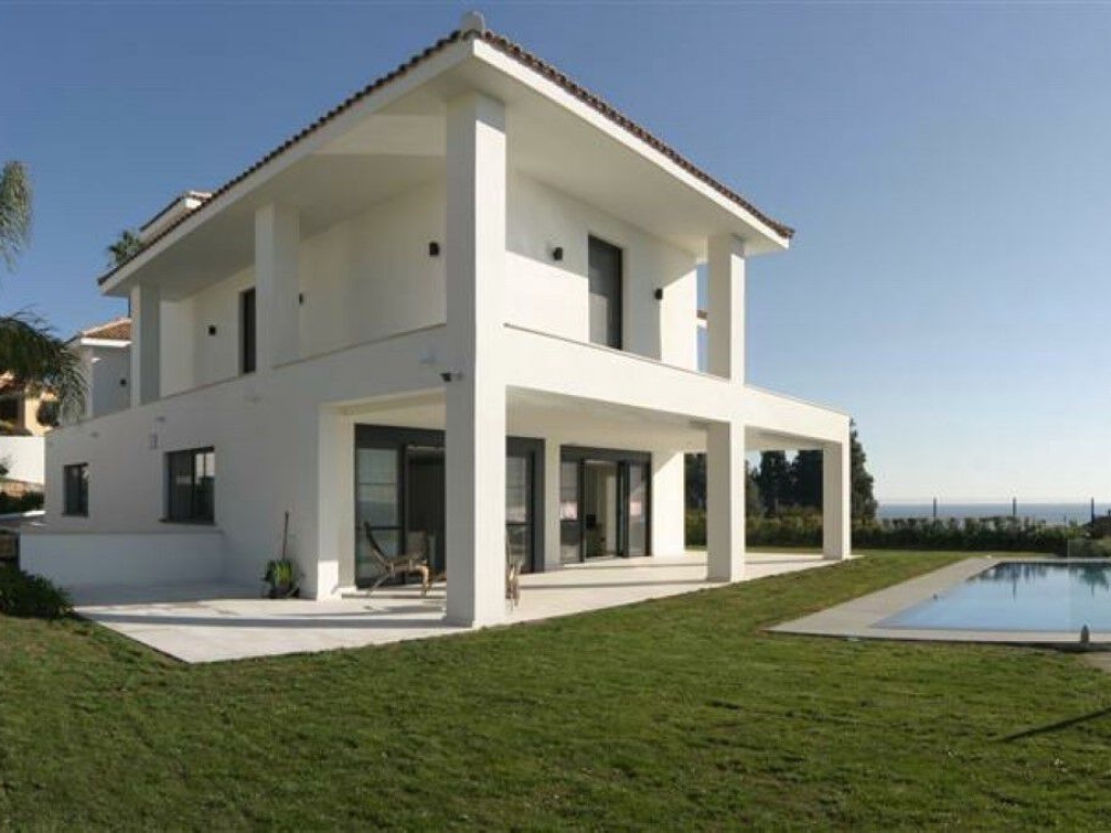 3 Bedroom 4 Bathroom Villa in Marbella 