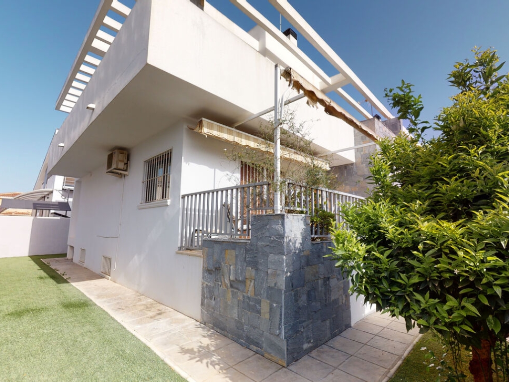 4 Bedroom 3 Bathroom Villa in Almoradi 