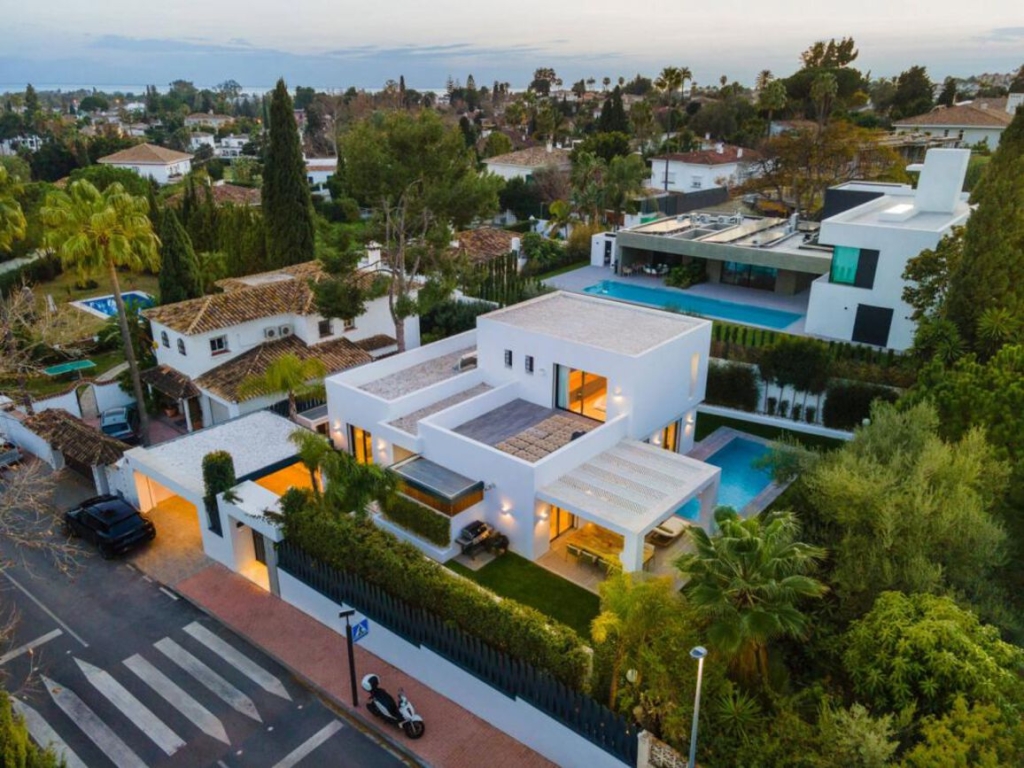 4 Bedroom 5 Bathroom Villa in guadalmina baja