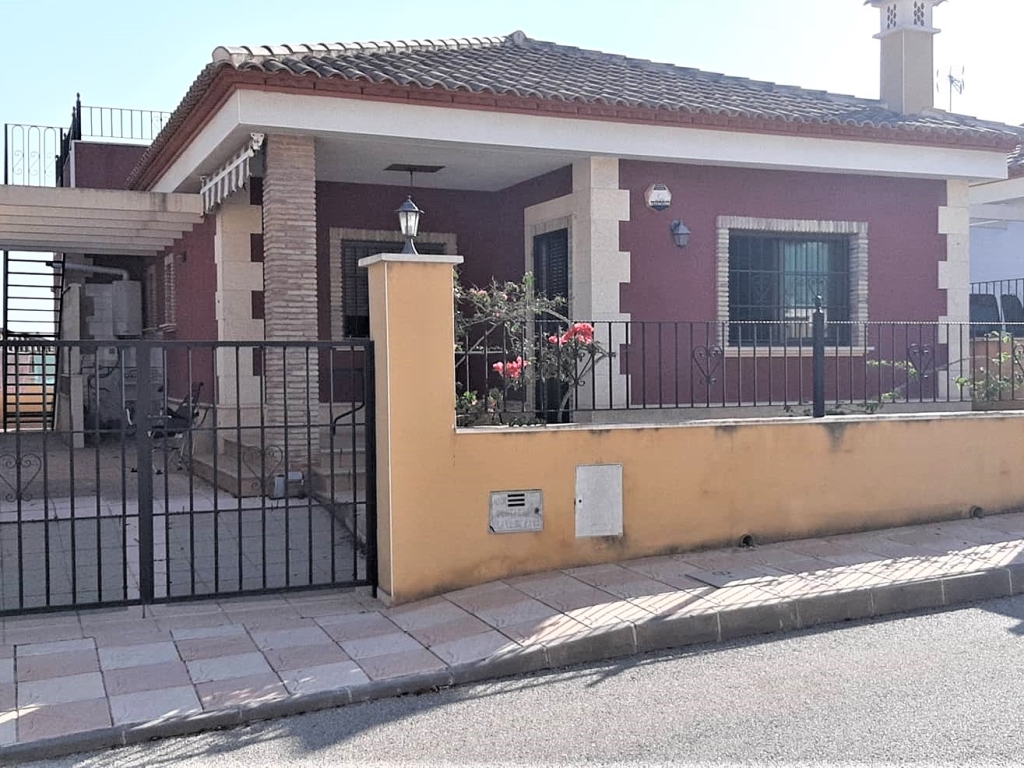 3 Bedroom 2 Bathroom Villa in Bigastro