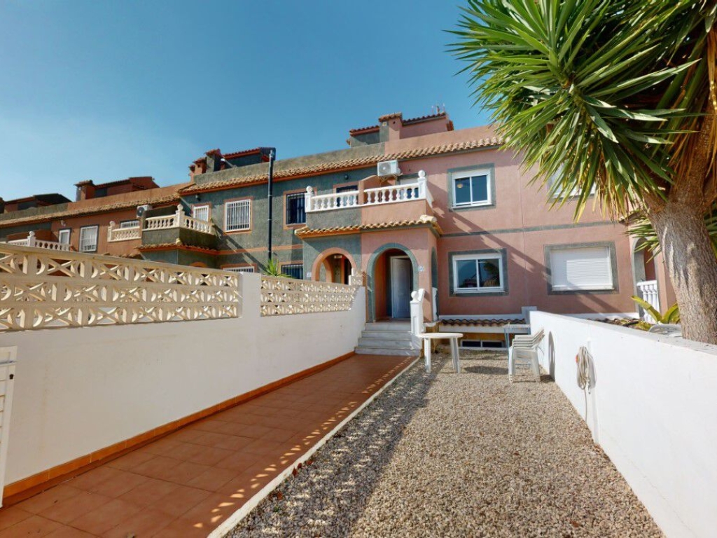 3 Bedroom 2 Bathroom Townhouse in Balsicas