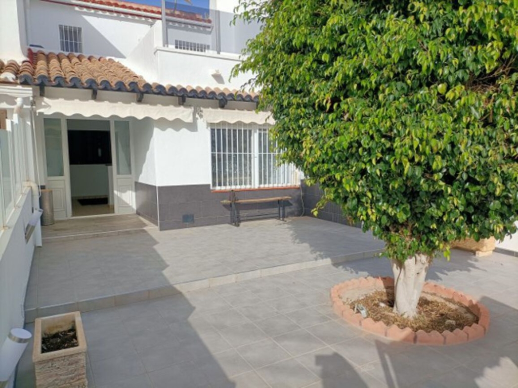 3 Bedroom 2 Bathroom Villa in Lomas del Golf