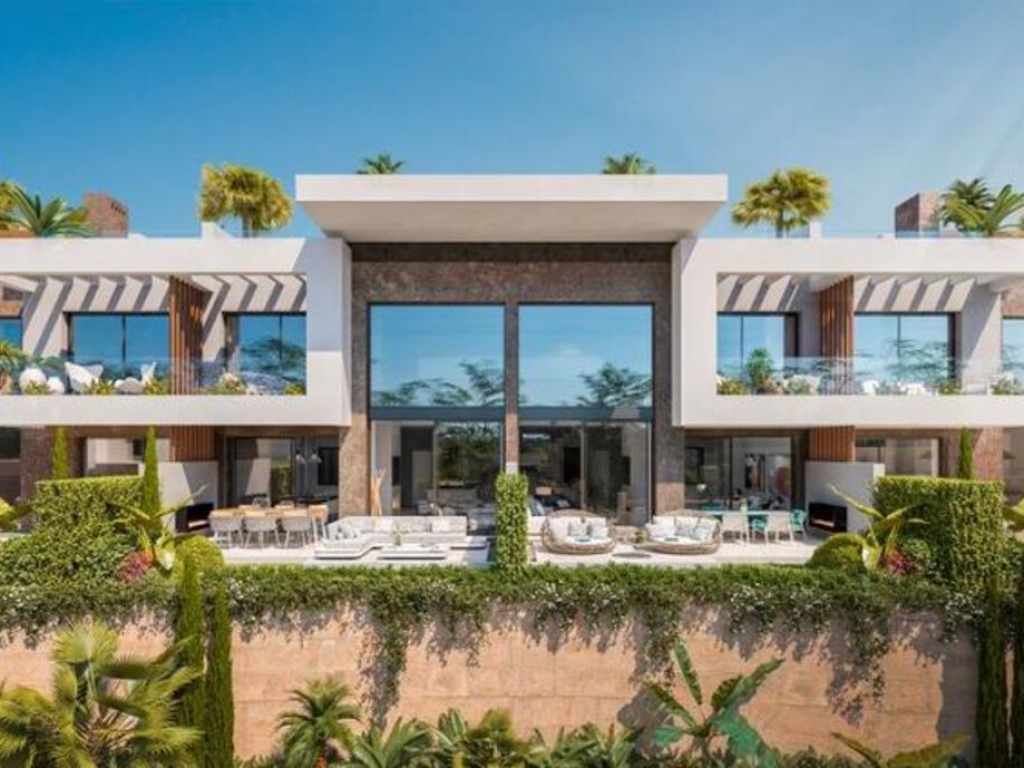 4 Bedroom 5 Bathroom Townhouse in Marbella