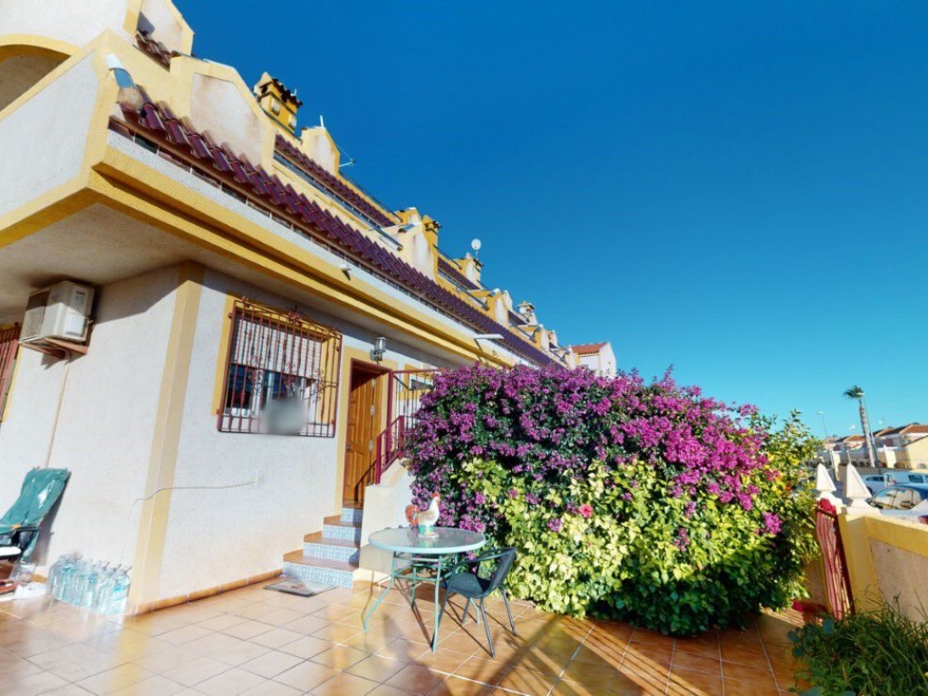 3 Bedroom 2 Bathroom Townhouse in Playa Flamenca