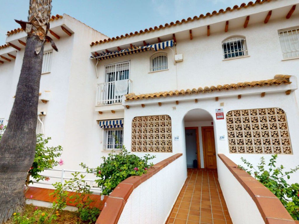 3 Bedroom 2 Bathroom Townhouse in Dehesa de Campoamor