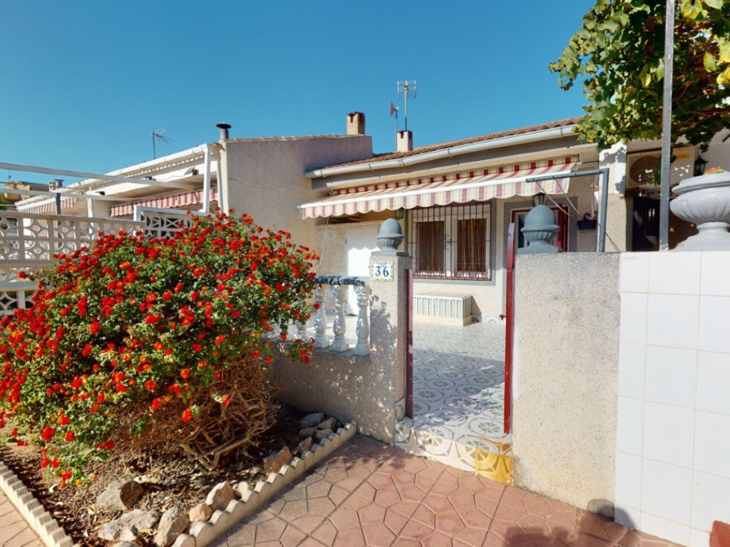 2 Bedroom 1 Bathroom Bungalow in Guardamar Del Segura