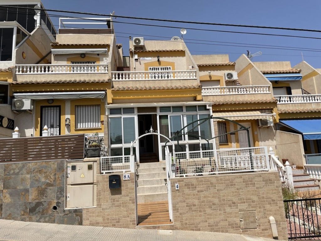 3 Bedroom 2 Bathroom Villa in San Miguel De Salinas