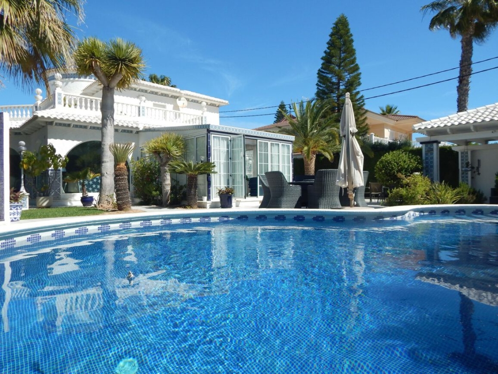 4 Bedroom 2 Bathroom Villa in Cabo Roig