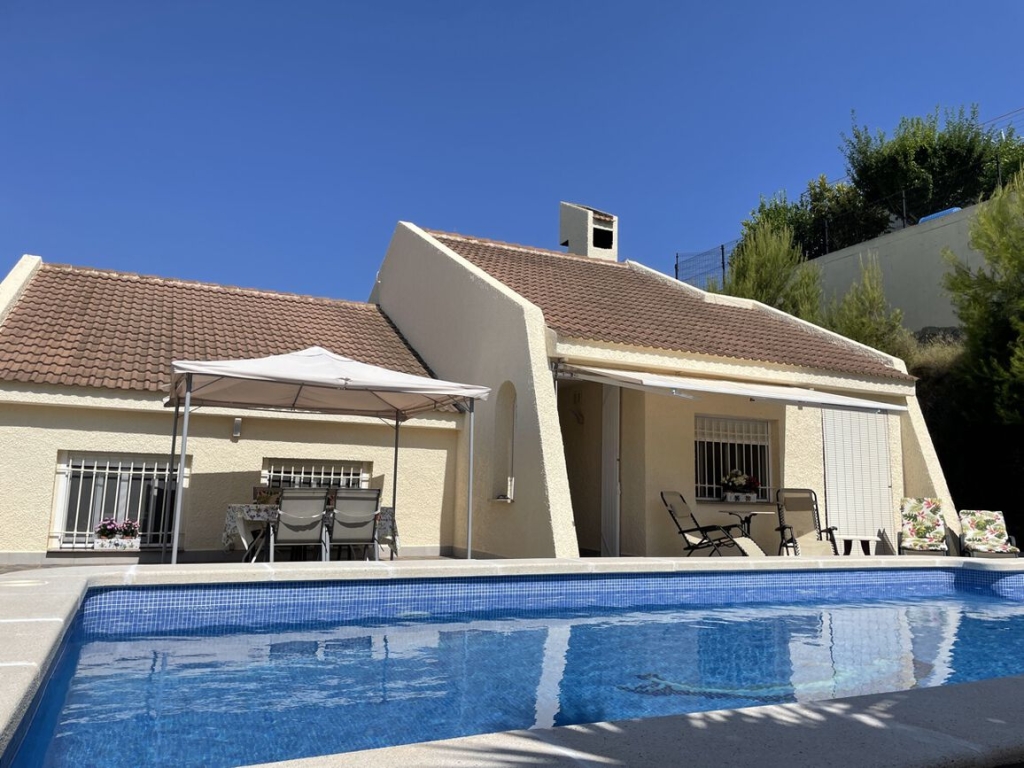 3 Bedroom 2 Bathroom Villa in San Miguel De Salinas
