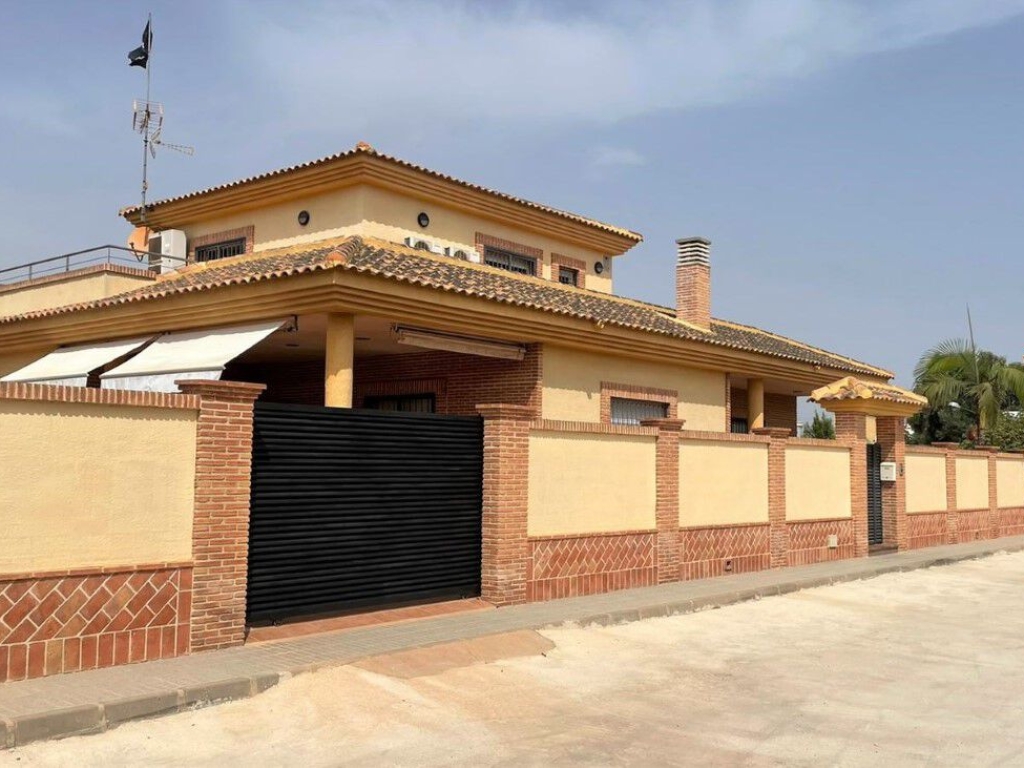 4 Bedroom 4 Bathroom Villa in Los Alcazares