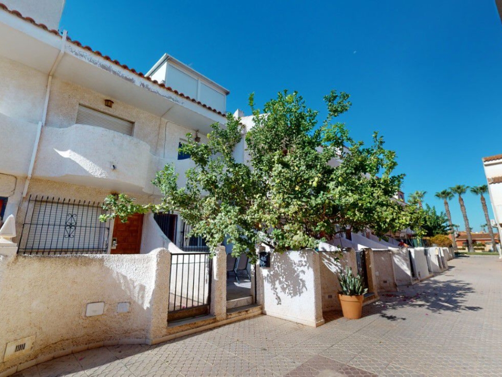 3 Bedroom 1 Bathroom Townhouse in Los Alcazares