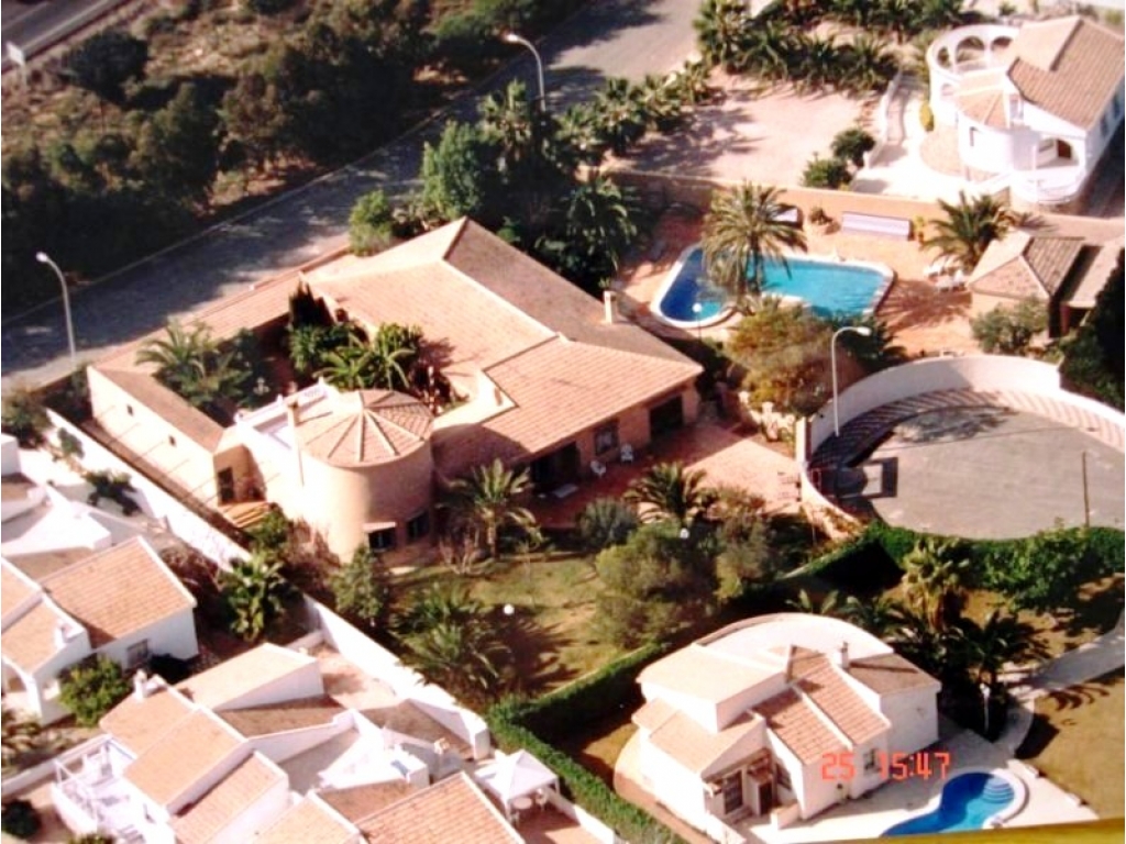 Luxury 7 bedroom villa in Torrevieja