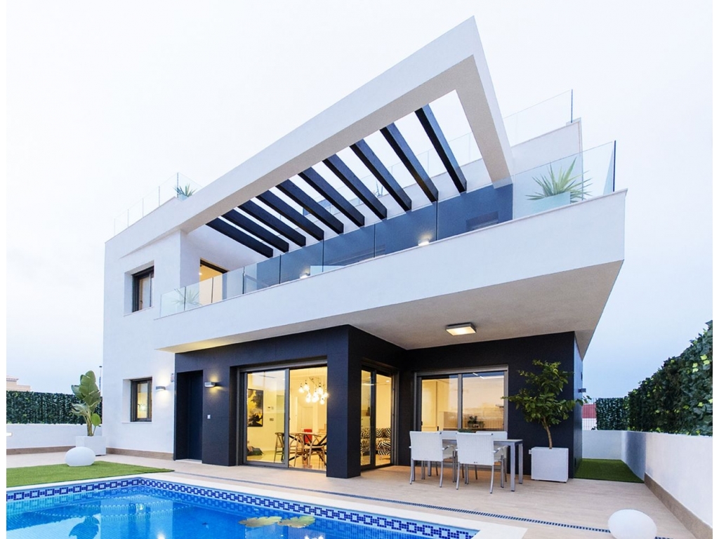 3 Bedroom 4 Bathroom Villa in Orihuela
