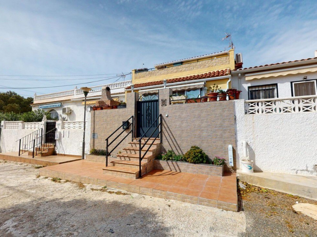 3 Bedroom 2 Bathroom Bungalow in Torrevieja