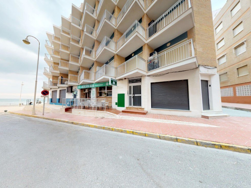 4 Bedroom 2 Bathroom Apartment in Guardamar Del Segura