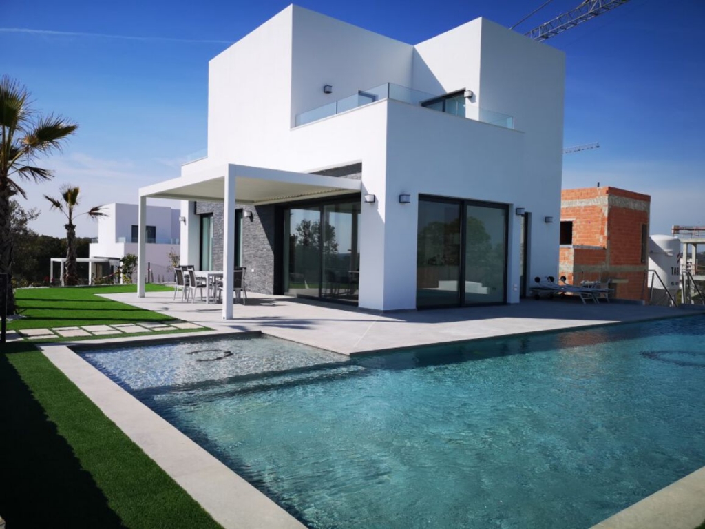 3 Bedroom 3 Bathroom Villa in San Miguel De Salinas