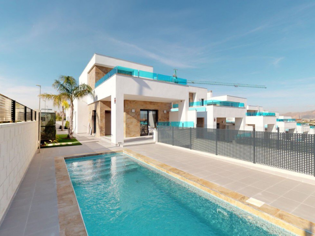 3 Bedroom 3 Bathroom Villa in Bigastro