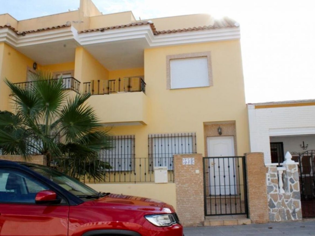 4 Bedroom 2 Bathroom Townhouse in Torre De La Horadada