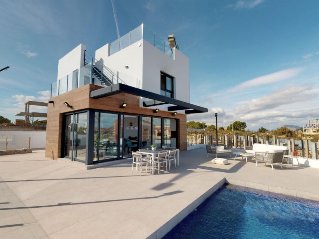 3 Bedroom 3 Bathroom Villa in Algorfa