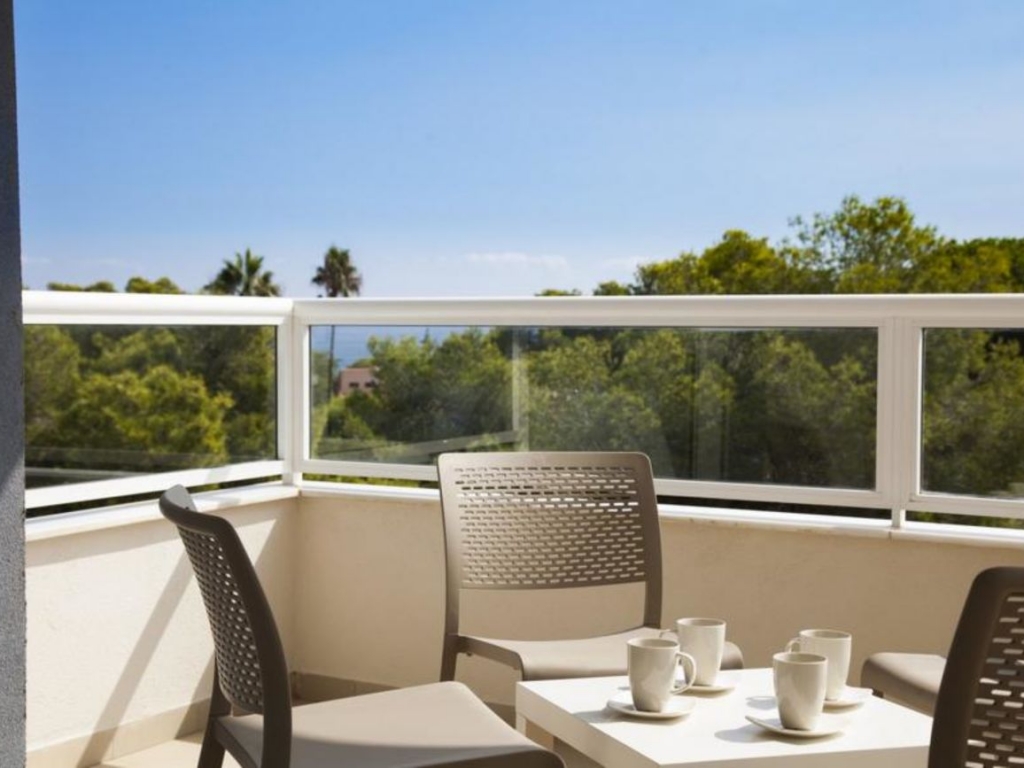 4 Bedroom 2 Bathroom Apartment in Dehesa De Campoamor