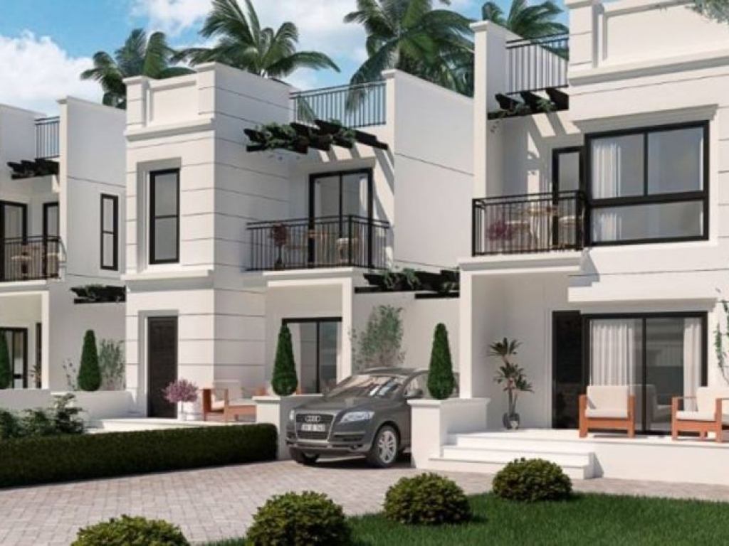 3 Bedroom 3 Bathroom Villa in Dona Pepa