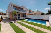 2-897/652, 3 Bedroom 2 Bathroom Villa in Pilar de la Horadada